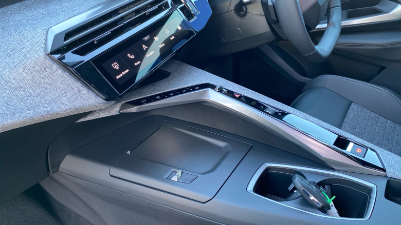 Peugeot 5008 157kW Allure 73kWh 5dr Auto Electric Estate